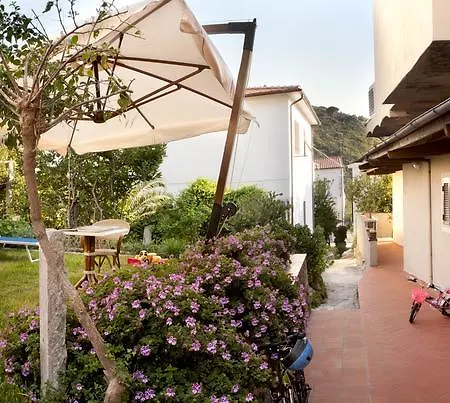 Corallo Szálloda Pomonte