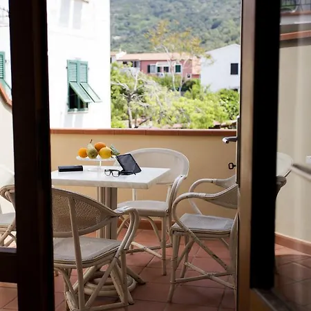 Szálloda Corallo Pomonte